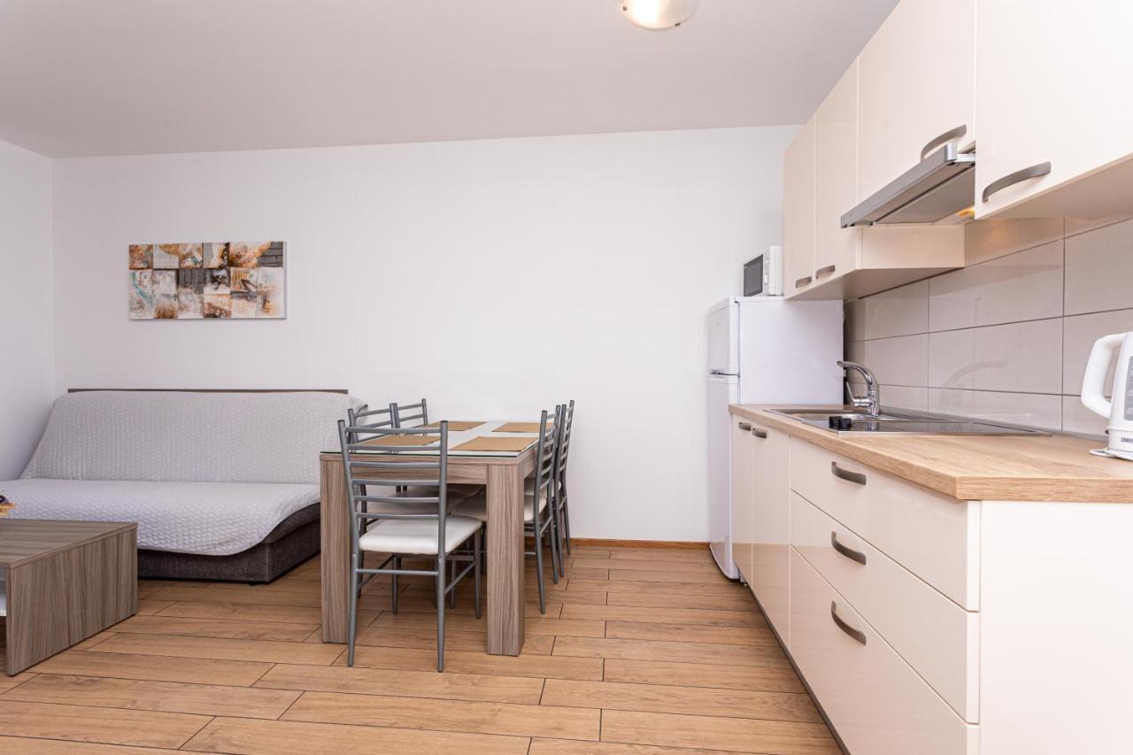 Apartments Crnekovic Tomislava 8 Baška Exteriér fotografie