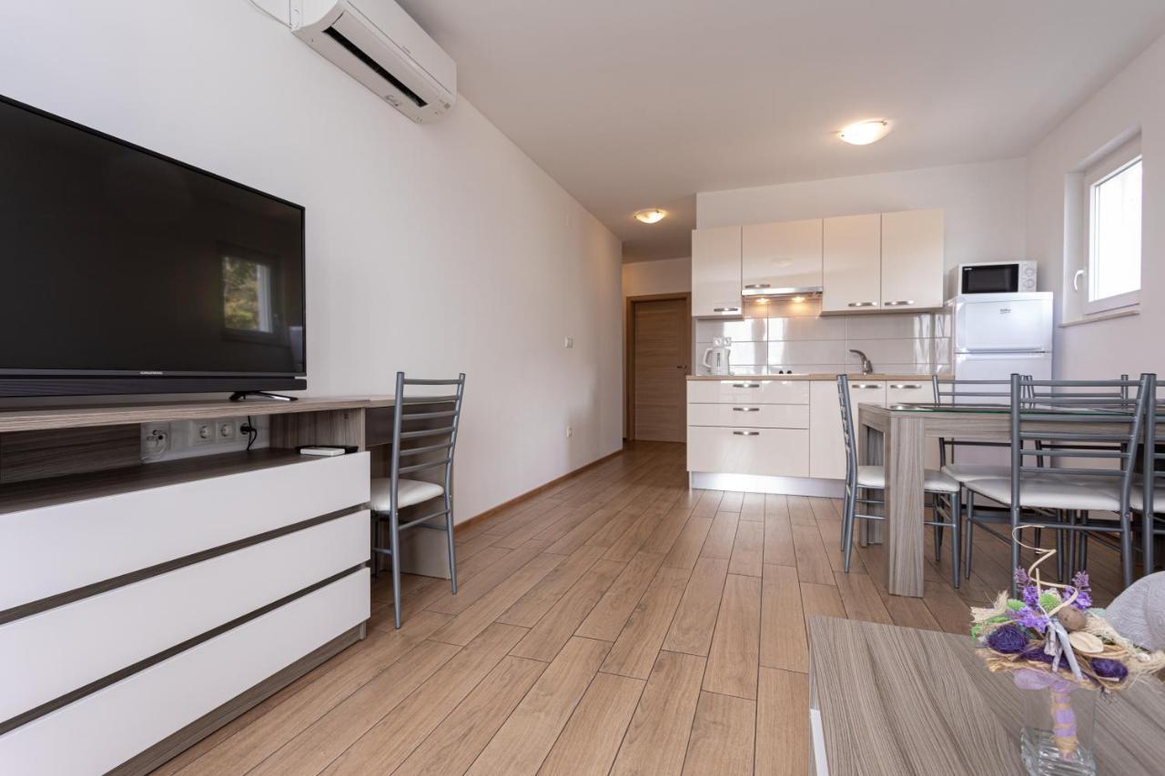Apartments Crnekovic Tomislava 8 Baška Exteriér fotografie